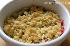 Crumble Rhubarbe, framboises et chocolat blanc