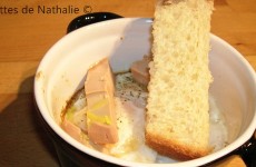 Oeuf cocotte au foie gras et pain brioché