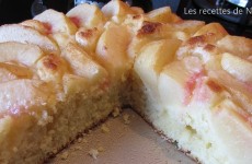 Gâteau brioché à la pêche blanche