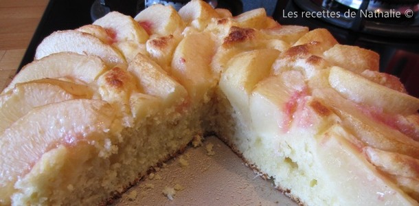 Gâteau brioché à la pêche blanche