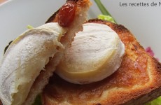 Salade de chèvre chaud au confit d'oignon