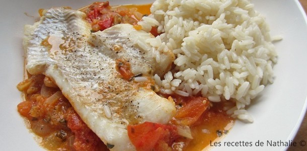 Filet de dorade, sauce tomates et oignons