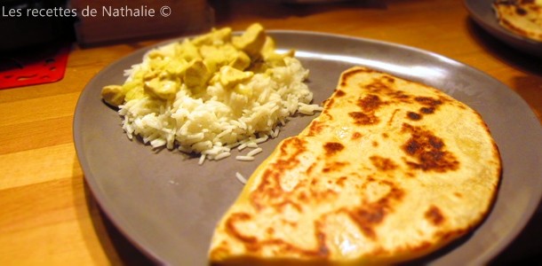 Poulet à l'indienne et cheese naan