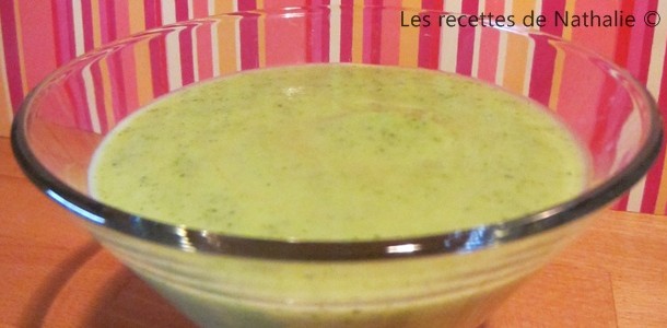 Velouté froid de courgettes à la coriandre