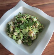 Salade fèves, petits pois, céréales et fêta