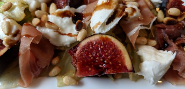 Salade Figues, speck et burrata